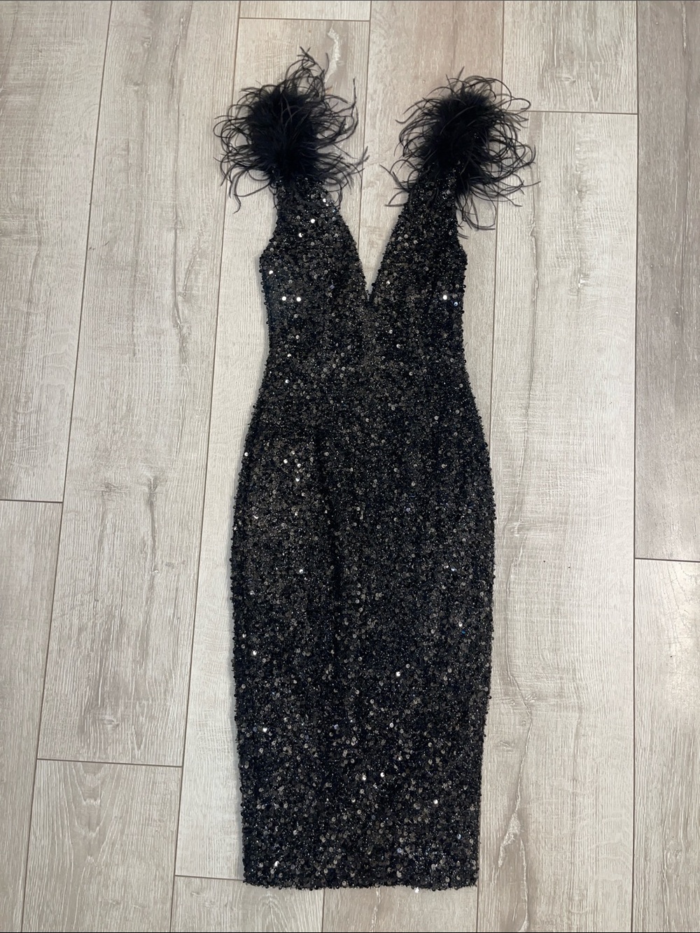🪞NWT Black Sequin Feather-Trim V-Neck Cocktail Dress XS🪞